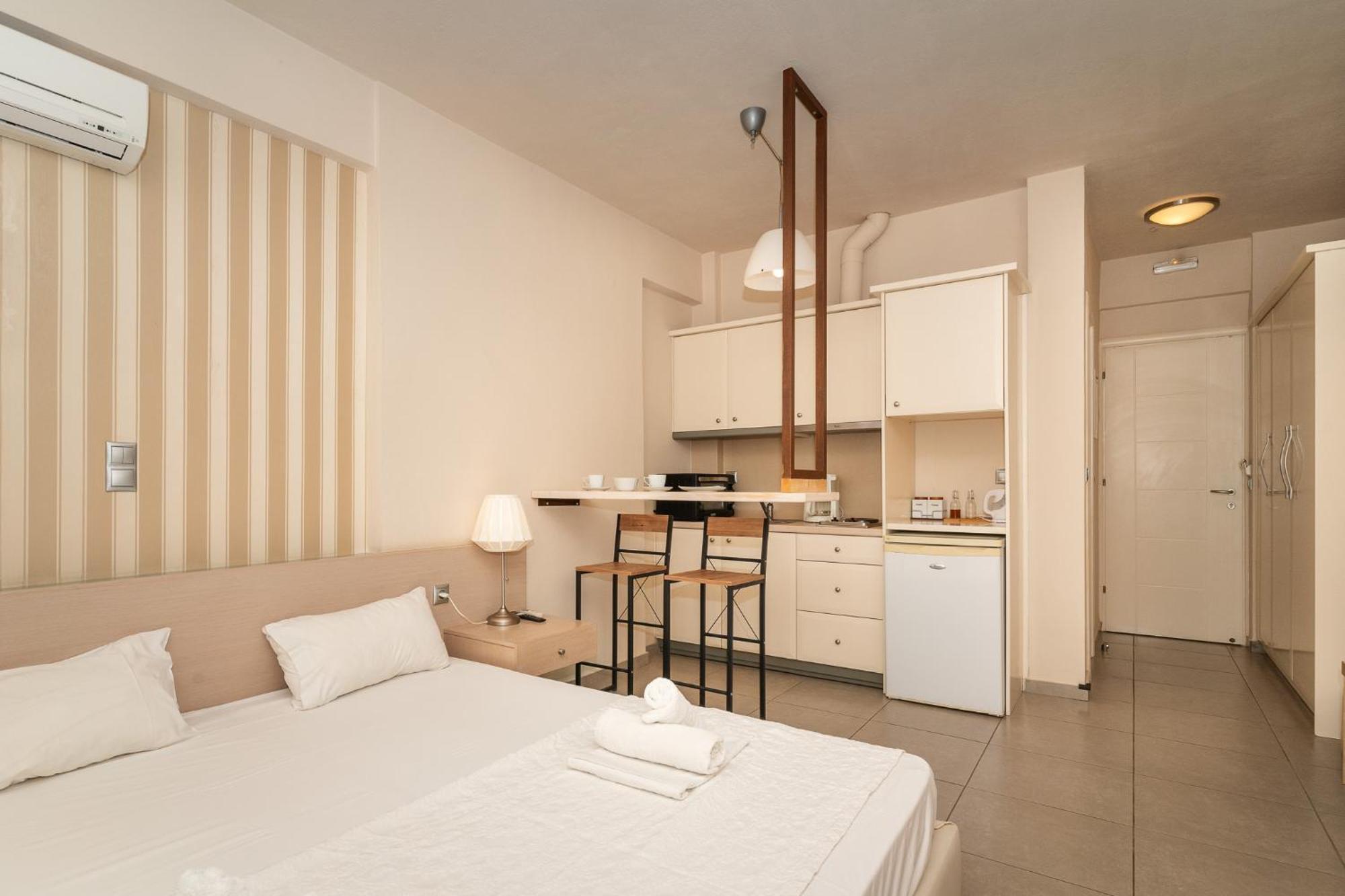 Sun George Aparthotel Finikounta Ngoại thất bức ảnh